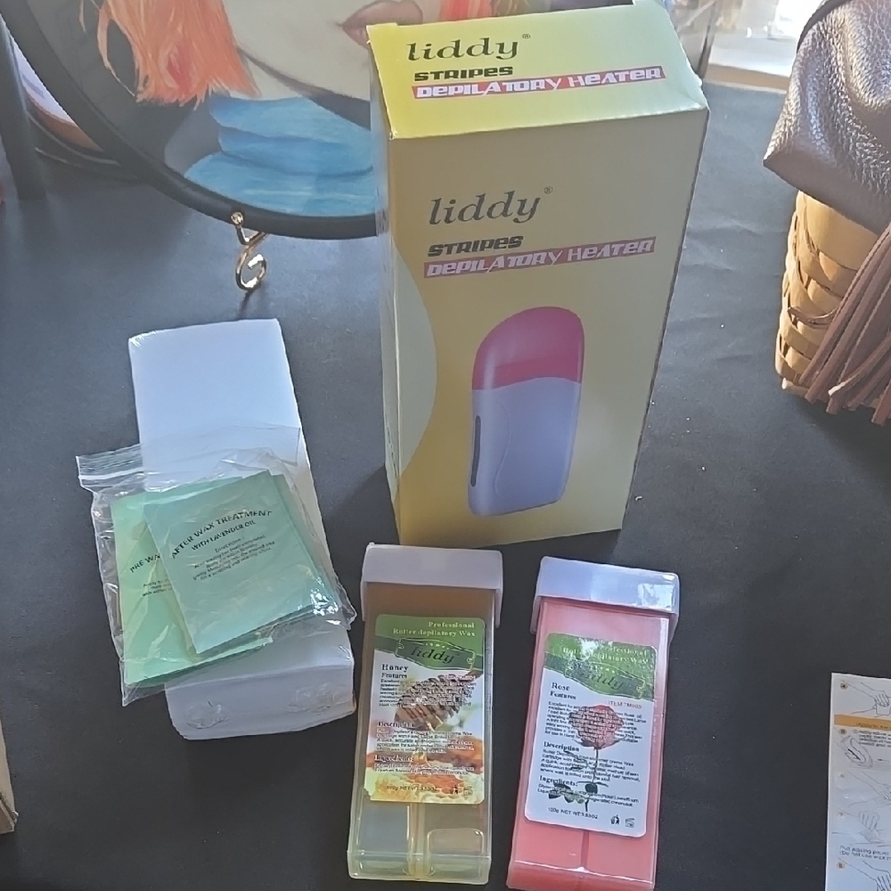 Liddy Depilatory Heater with Strips Kit
